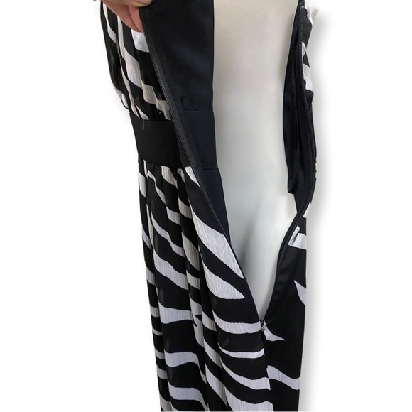 White House black market dress π2/$30π - Picture 7 of 11